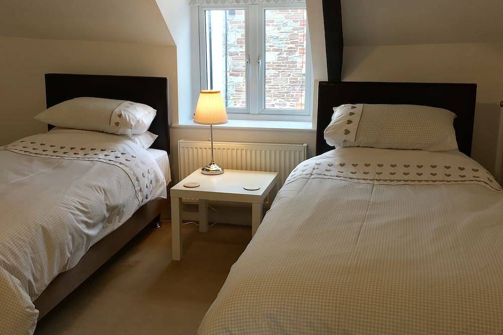 March Cottage Terraced Cottage Brecon Brecon Beacons Free Wifi in Brecon, Brecon Beacons