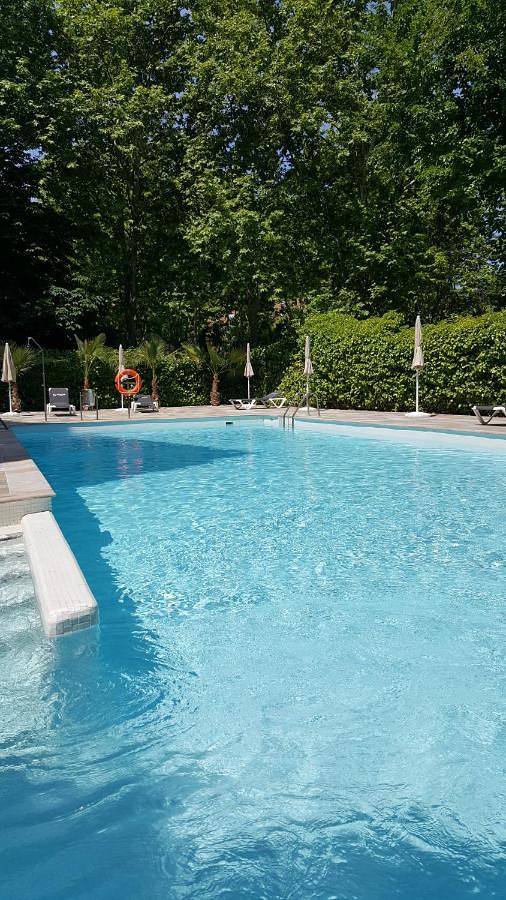 Hotel para 2 personas, con vistas además de jardín y piscina - 1
