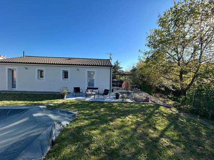 Location de vacances pour 6 personnes, avec jardin et piscine à La Force