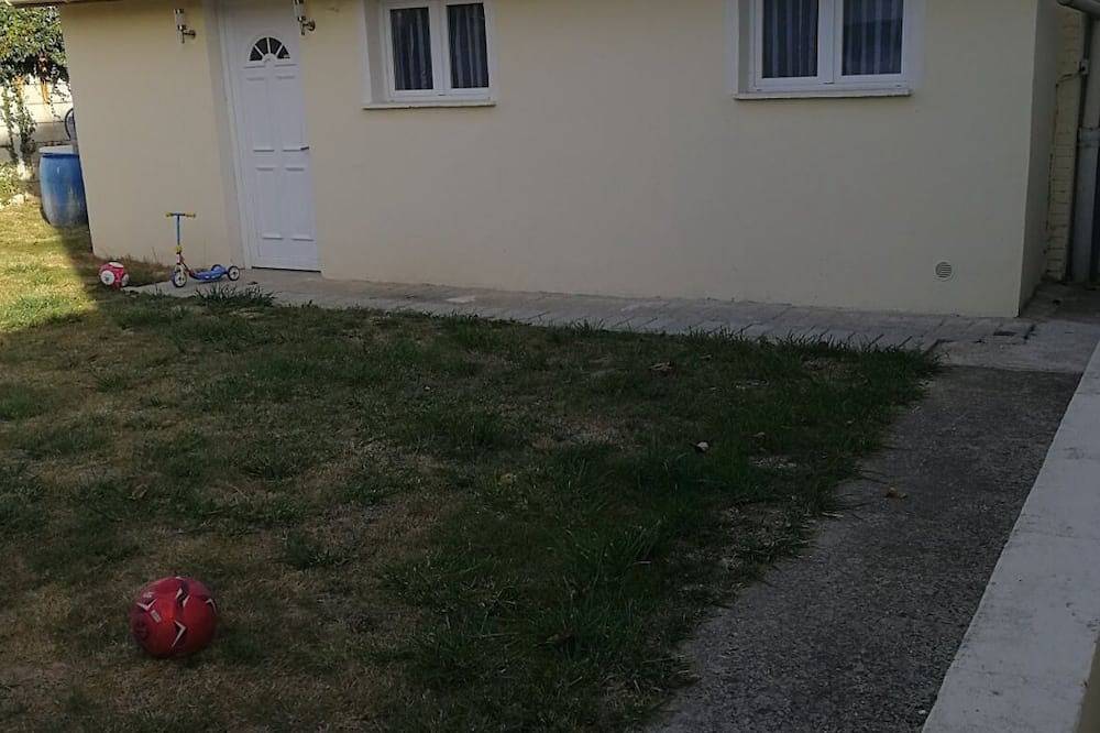 Apartamento entero, Furnished studio 10 minutes from Parc Astérix by car. in Puiseux-en-France, Valle del Oise