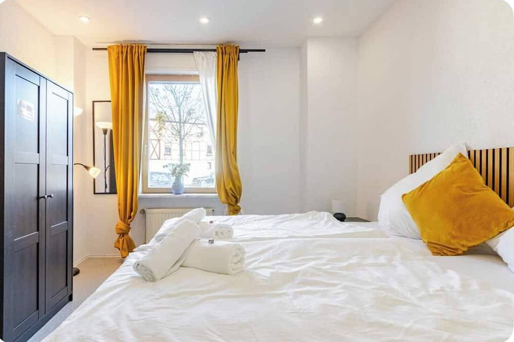 Townhaus: 8 Dz, bis 22 Pers., Sauna, Weinkeller, Diy-Fotostudio & Hund erlaubt in Rhens, Osteifel