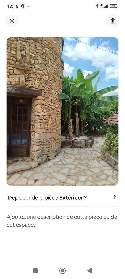 Chambre de la Tour 2 in Milhac, Quercy