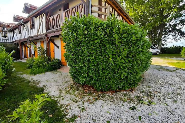 Gîte pour 12 personnes, avec jardin et balcon