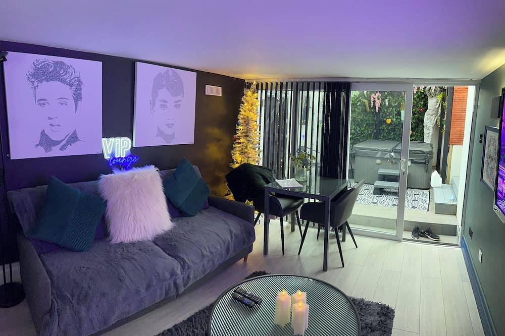 Entire apartment, Romantic Secret Garden Retreat in Brighton, Sussex