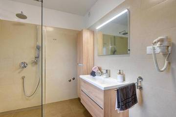 Villa für 9 Personen in Fazana, Südküste Istrien, Bild 1