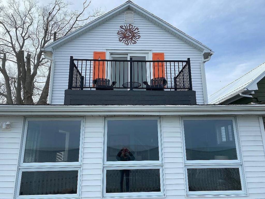 Lakefront 2 bedroom house between Rochester and Niagara Falls, Ny in Ontariosee