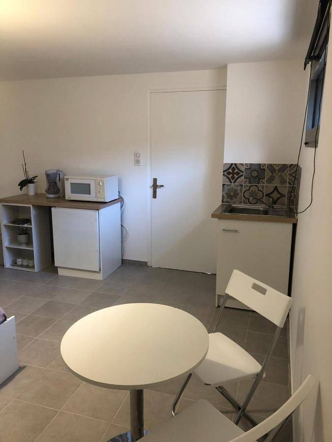 Chambre avec entrée indépendante à La Canourgue in La Canourgue, Région de Mende