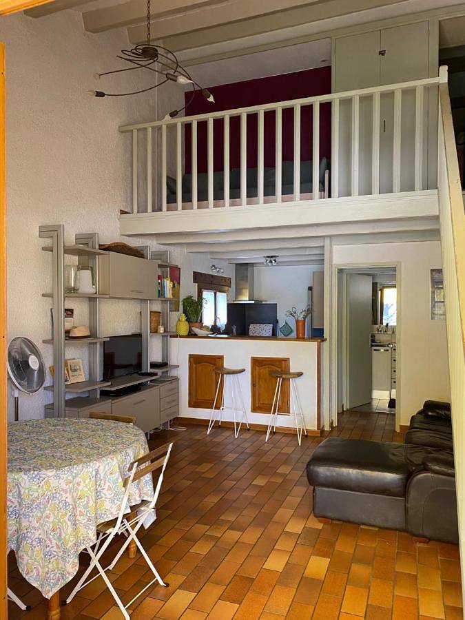 Location de vacances pour 4 personnes, avec vue ainsi que balcon et jardin dans Lac d'Esparron - 4