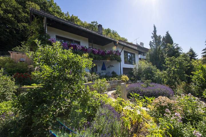Ferienwohnung für 3 Personen, mit Balkon/Terrasse und Balkon sowie Terrasse und Garten in Freudenberg