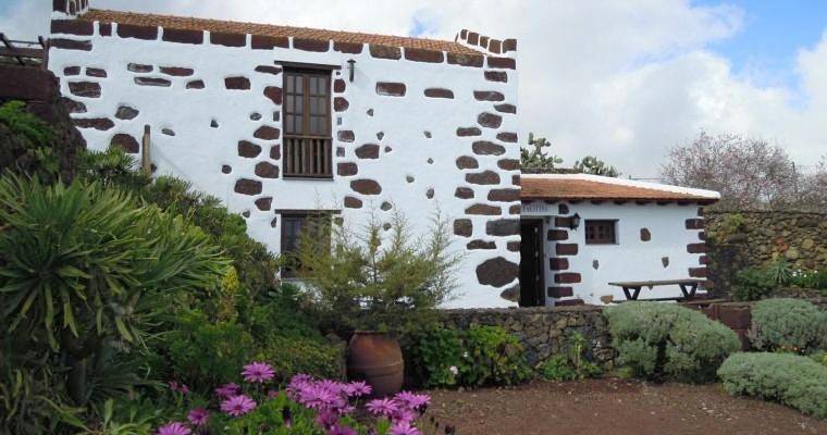 Casa rural para 3 personas, con Balcón y Terraza además de Jardín y Vistas en El Hierro