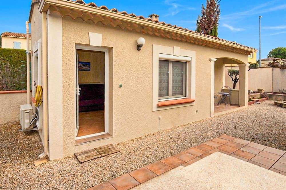 Schönes Haus in Caromb mit privatem Swimmingpool, der drinnen oder draußen. in Caromb, Parc naturel régional du Mont-Ventoux