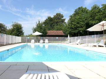 Gîte pour 6 personnes, avec jardin et piscine dans Haute-Vienne