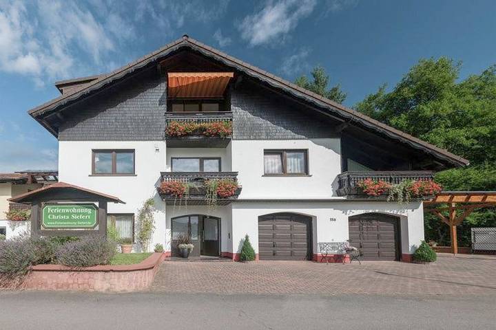 Ferienwohnung für 6 Personen, mit Balkon und Garten in Mossautal