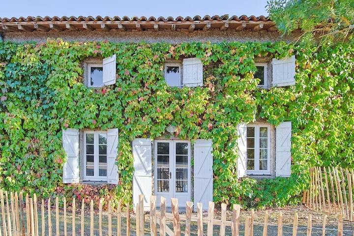 Location de vacances pour 10 personnes, avec Balcon et Jacuzzi ainsi que Terrasse et Jardin à Cintegabelle