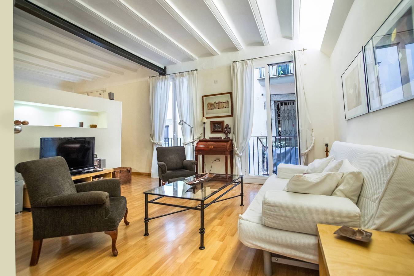 Geheel appartement, Charmant appartement met 1 slaapkamer en balkon in het centrum van Barcelona in Barcelona Centre, Barcelona
