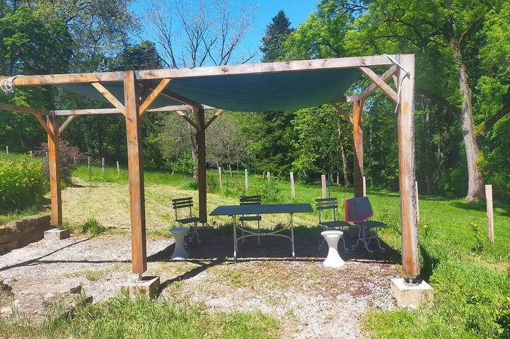 Chambre d’hôte pour 9 personnes, avec jardin dans le Jura - 2