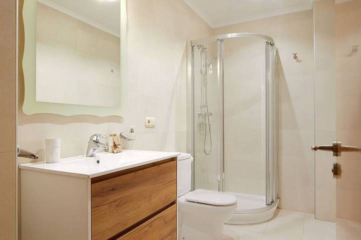 Entire apartment, Vaumm | The Rentals Collection in Playa de la Concha, San Sebastian