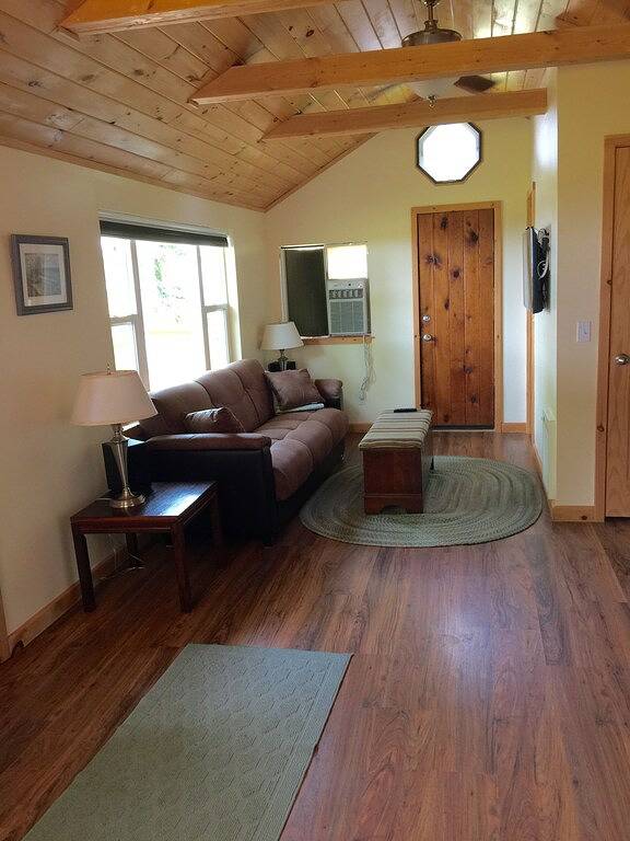 Spektakulärer Panoramablick auf den See in romantischer, privater Umgebung in Ontariosee