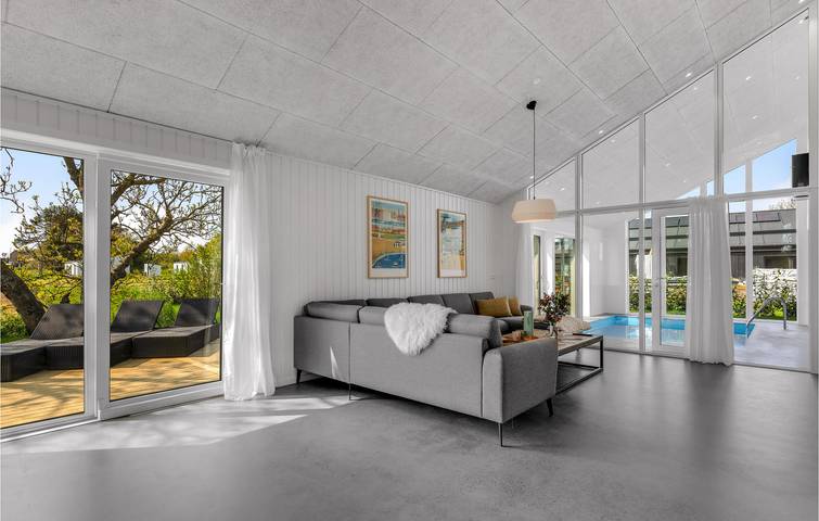 Ferienhaus für 14 Personen, mit Pool und Sauna sowie Terrasse und Garten, kinderfreundlich auf Bornholm - 4