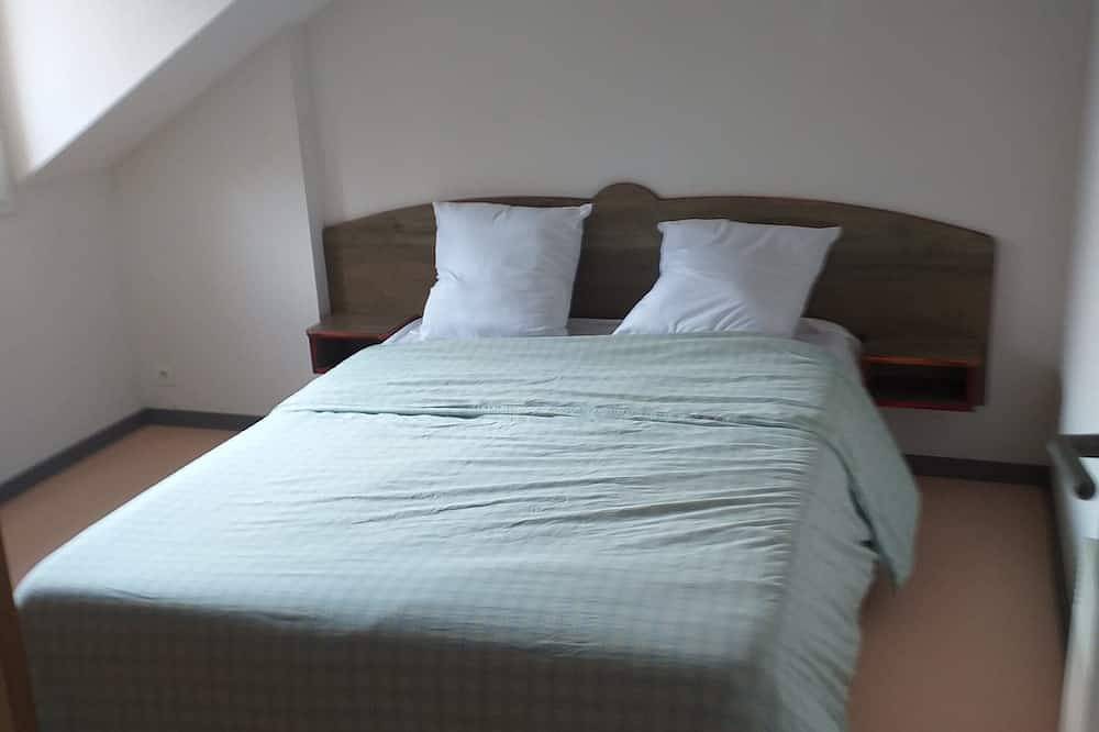 Duplex village goelia lia Saint geniez d'olt aveyron 2 heated pools in Saint-Geniez-d'Olt-et-d'Aubrac, Massif Central
