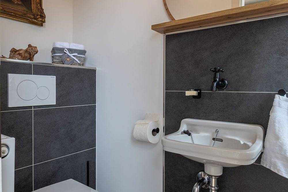 Ferienhaus mit Sauna für 4 Personen in der Eifel in Mürlenbach, Vulkaneifel