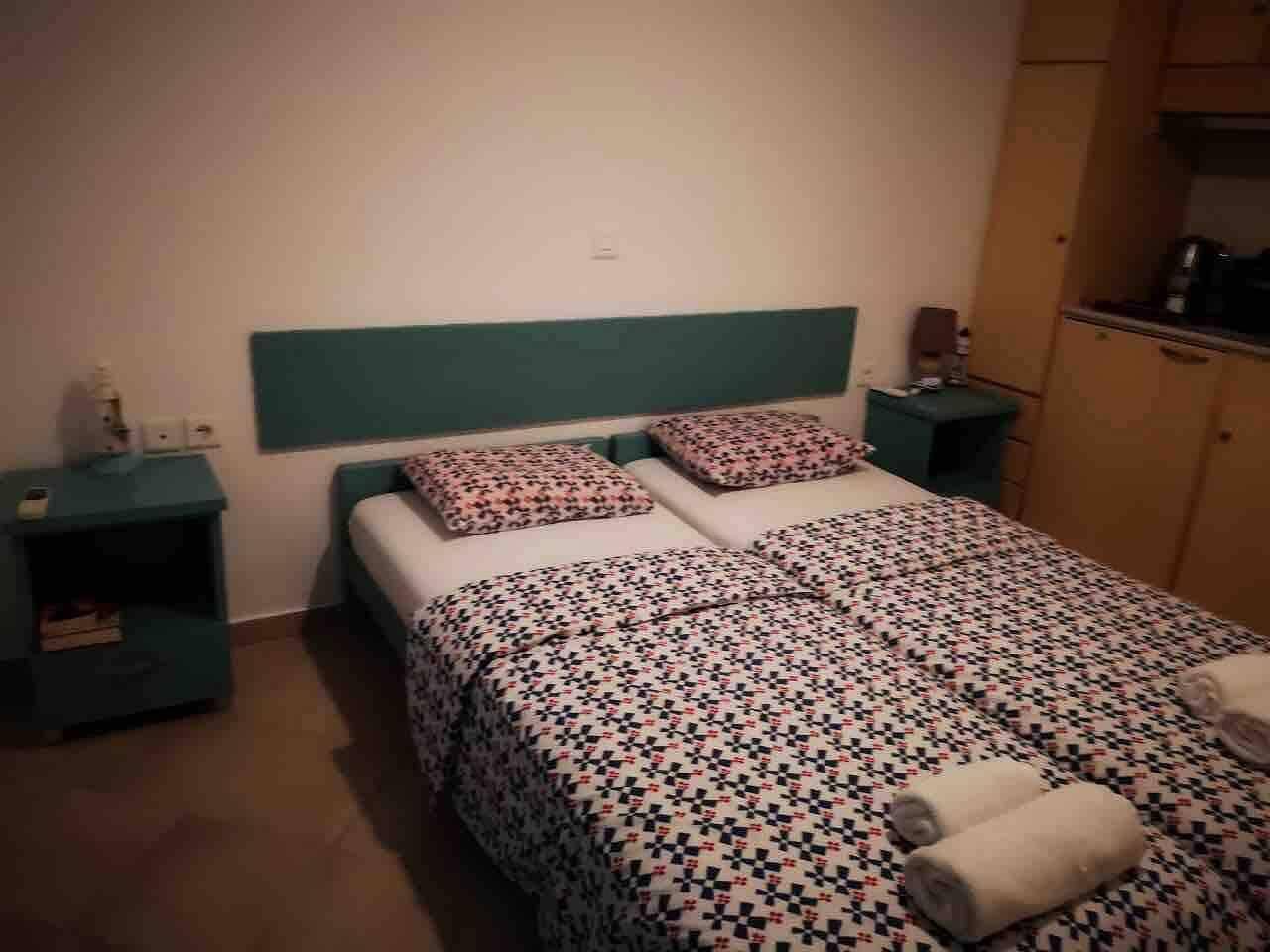 Grande Grotta Studios - Sleeps 8 - Free Parking in Mirties, Kalymnos