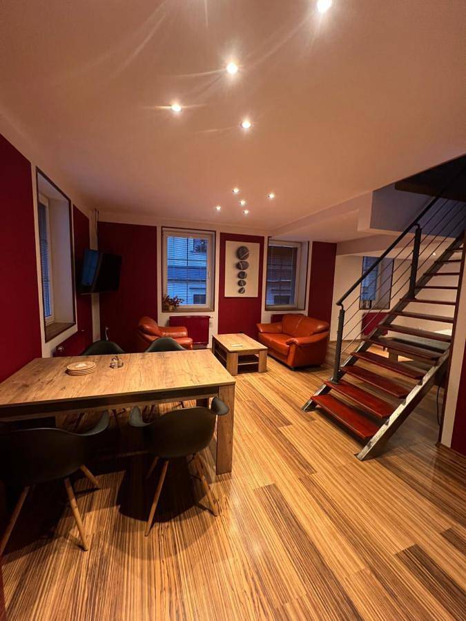 Appartement entier, Luxusní mezonet v centru in Liberec, Région de Liberec