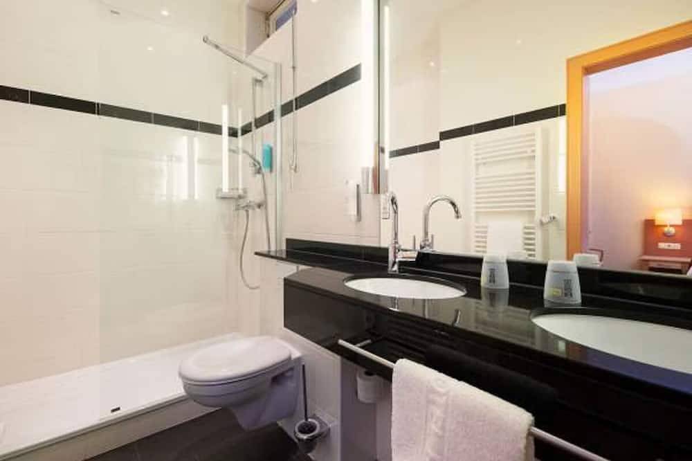 Picturesque Room in the Heart of Bonn – Close to History, Culture & Dining in Bonn, Rhineland