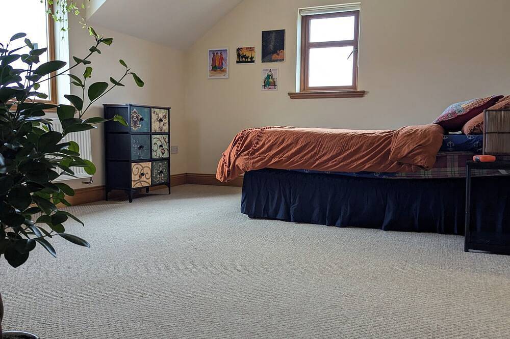 Cozy and Social Getaway for Couples, Solo Travelers, and Remote Workers in Inishowen, County Donegal