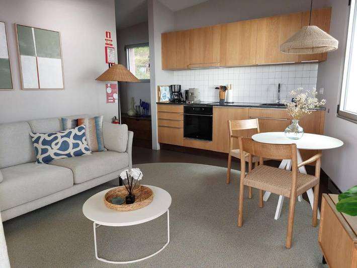 Gîte pour 2 personnes, avec vue sur le lac et piscine ainsi que jardin et vue, adapté aux familles à Ribeira Brava - 2