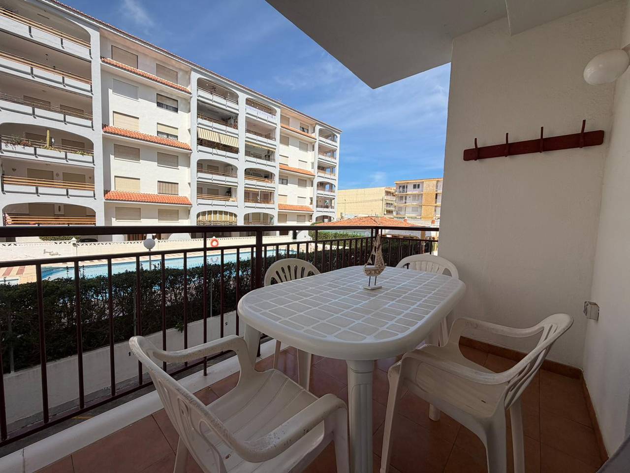 Apartamento entero, Apartamento en Playa de Xeraco con terraza y piscina, admite mascotas in Playa Xeraco, Jaraco