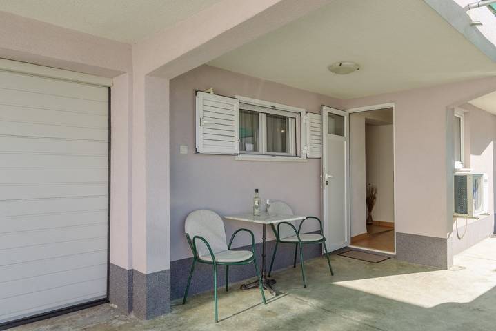 Ferienwohnung für 2 Personen, mit Balkon/Terrasse auf Ciovo - 2