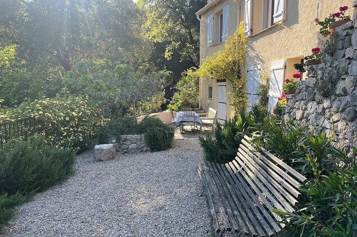 Ferienhaus für 8 Personen, mit Balkon und Garten