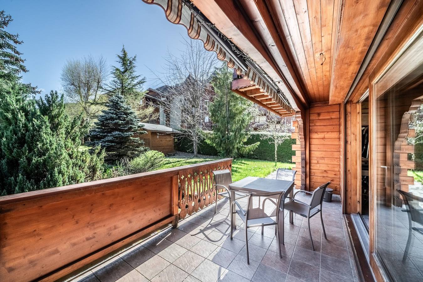 Chalet 'Le Reposoir - 3 Étoiles' avec vue sur la montagne, terrasse privée et Wi-Fi in Morzine, Les Portes du Soleil
