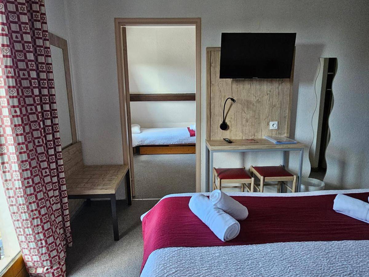 Hôtel Espace Montclar in Saint-Jean-Montclar, Montclar