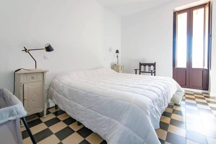 Location de vacances pour 17 personnes, avec terrasse ainsi que piscine et jardin, animaux acceptés à Argentona - 3