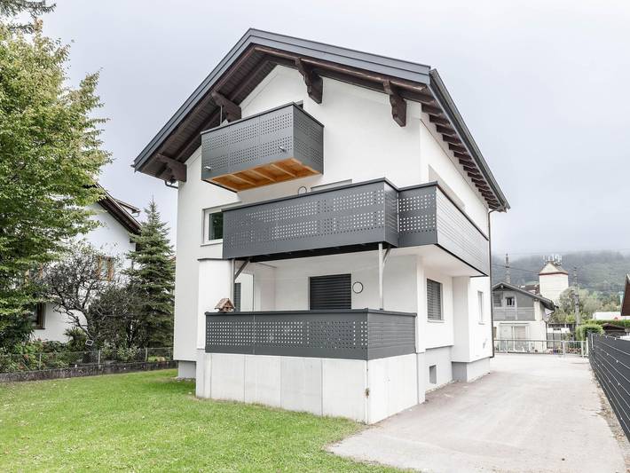 Ferienwohnung für 4 Personen, mit Balkon und Terrasse in Bludenz