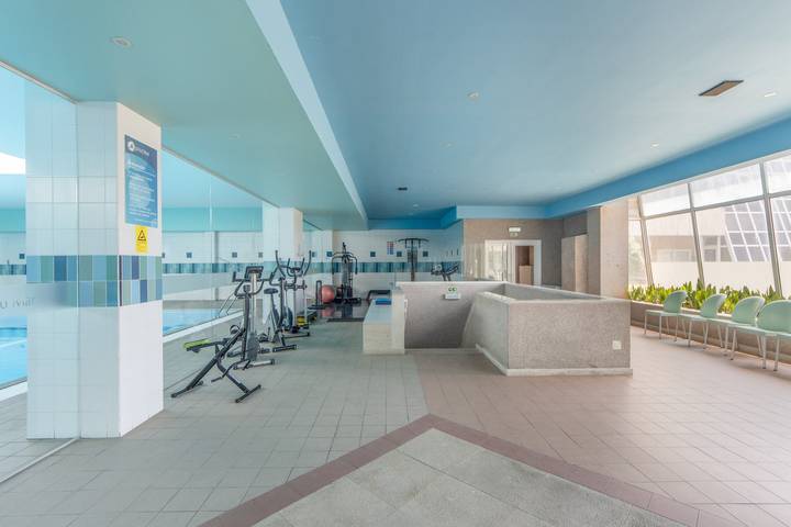 Entire apartment, Beach Sunset – Oceanfront Apartment with Terrace and Sea View in Canidelo, Porto District