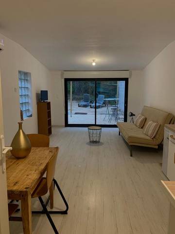 Gîte pour 4 personnes, avec jardin, animaux acceptés à Mornas