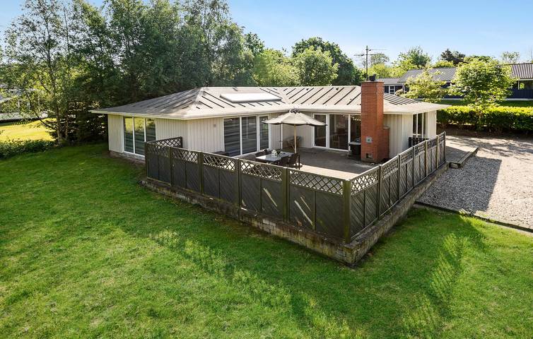 Ferienhaus für 8 Personen, mit Sauna und Terrasse sowie Whirlpool und Garten in Hvalpsund - 2