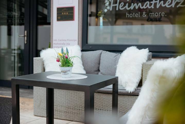 Hotel, mit Terrasse in Rheinböllen - 3