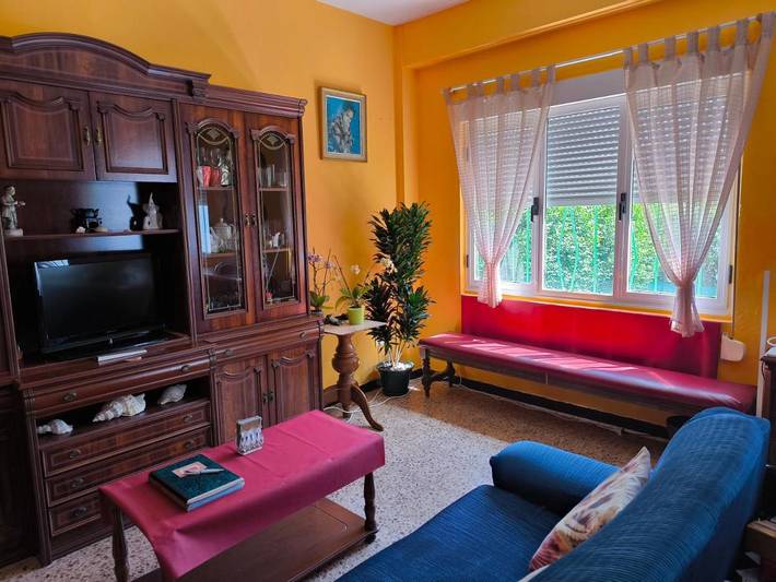 Hostal para 8 personas, con jardín además de terraza y vistas - 1