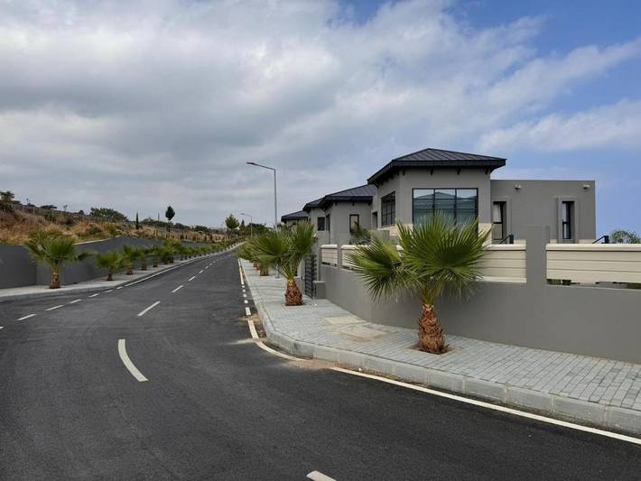 Villa pour 8 personnes, avec piscine ainsi que jardin et vue, animaux acceptés à Istanbul - 2