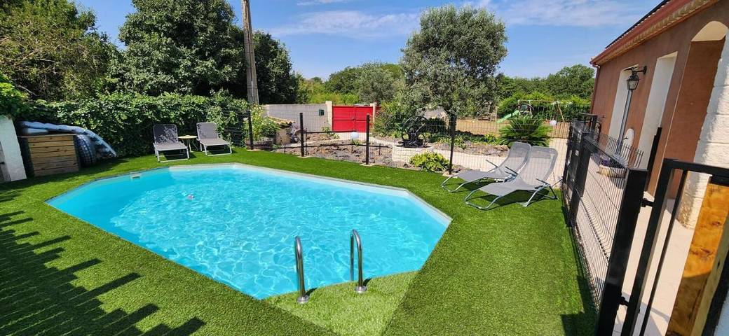 Location de vacances pour 6 personnes, avec jardin et piscine, animaux acceptés à Saint-Thibéry