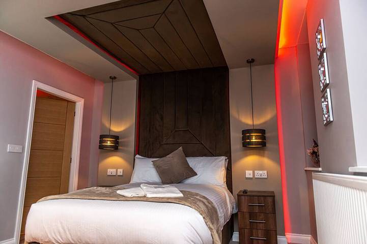 Ganze Wohnung, Apartment-Deluxe-Eigenes Badezimmer-Jacuzzi in Bradford, Westliches Yorkshire