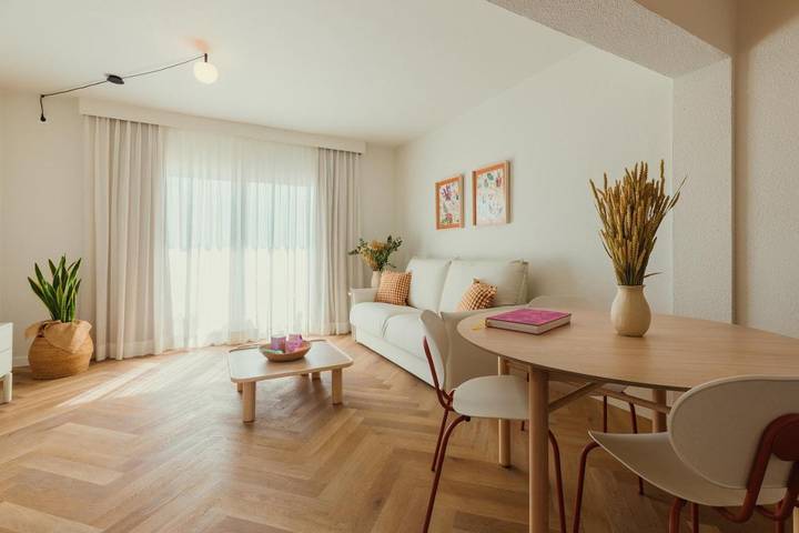 Apartamento para 4 personas, con balcón y piscina en Es Pujols