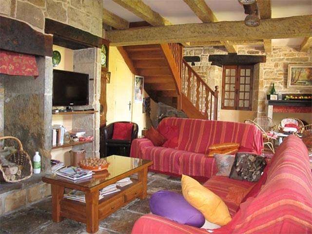 Location de vacances pour 10 personnes, avec terrasse ainsi que piscine et jardin à Strenquels - 2