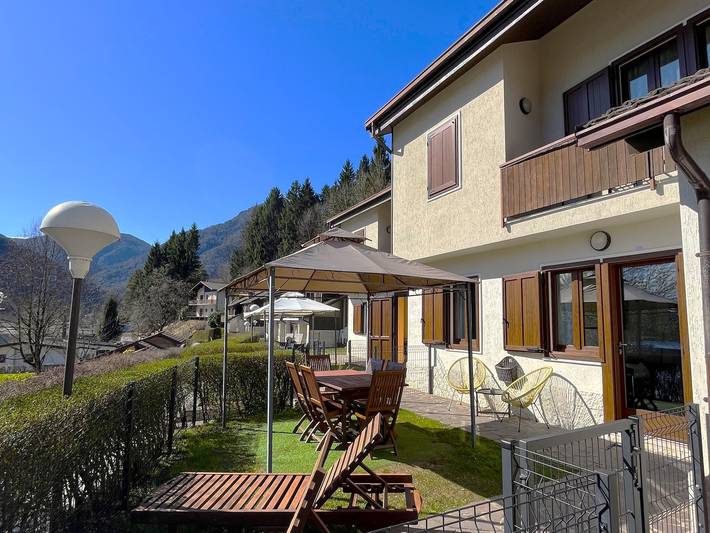 Ganze Wohnung, Panorama-Seeappartement für 5 Personen in Val Maria-pur, Ledro