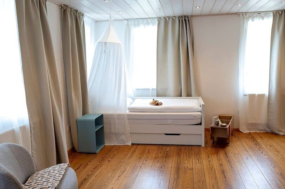 Ferienhaus vor den Toren Rothenburg ob der Tauber – mit Garten, Wintergarten, Sauna und Kachelofen. in Schrozberg, Taubertal
