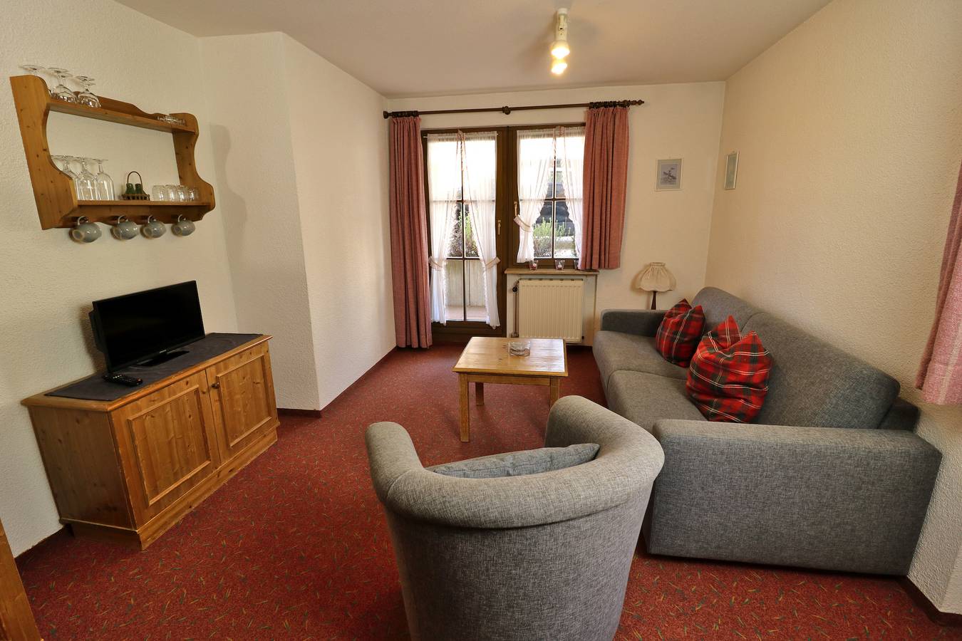 Ganze Ferienwohnung, Apartment 06 - Ferienresidenz Roseneck, 2 Schlafzimmer, mit Schwimmbad in Todtnauberg bei Feldberg in Todtnauberg (Todtnau), Todtnau